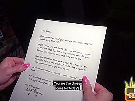 Blonde cougar loves giving a head