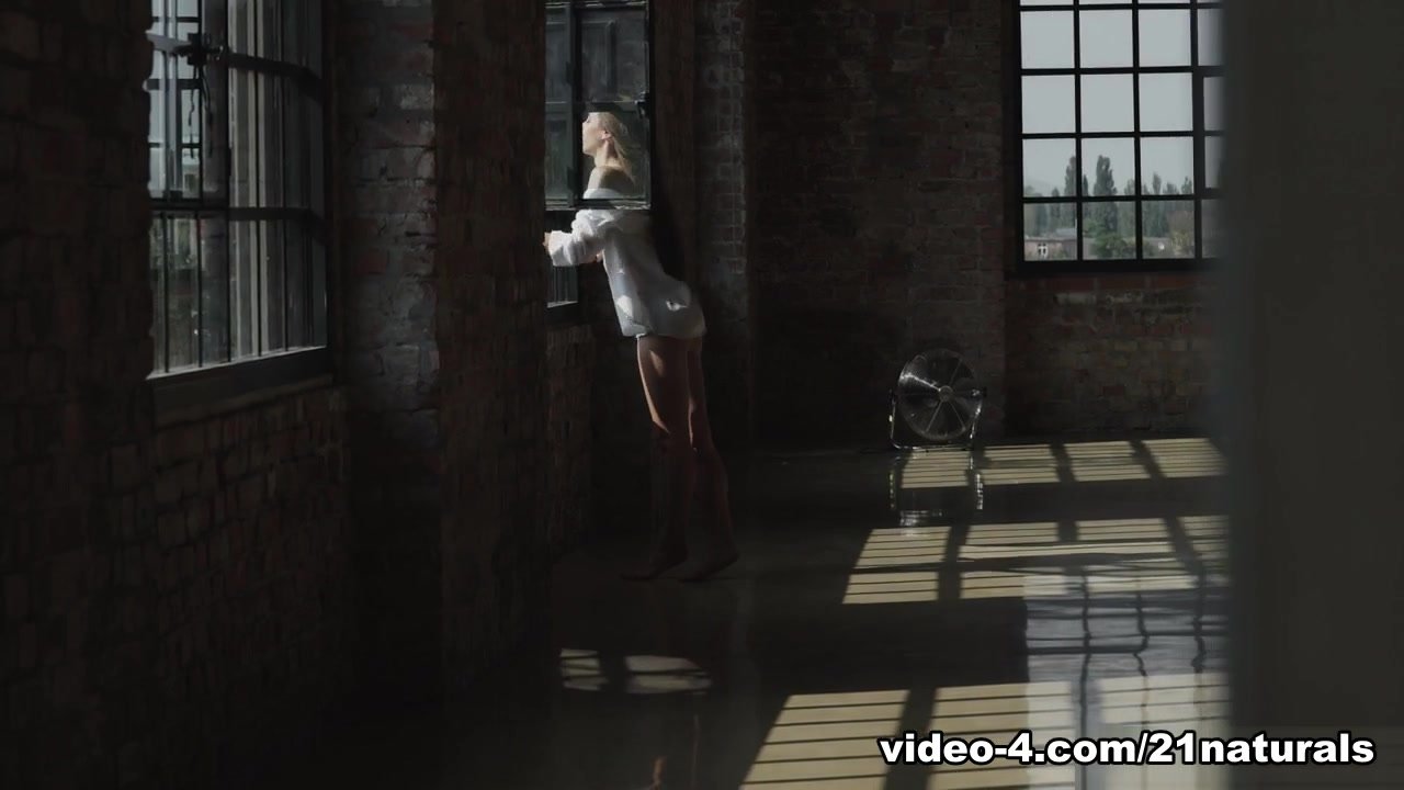 Stefanie & Thomas in Stefanie’s Romantic Passion – 21Naturals