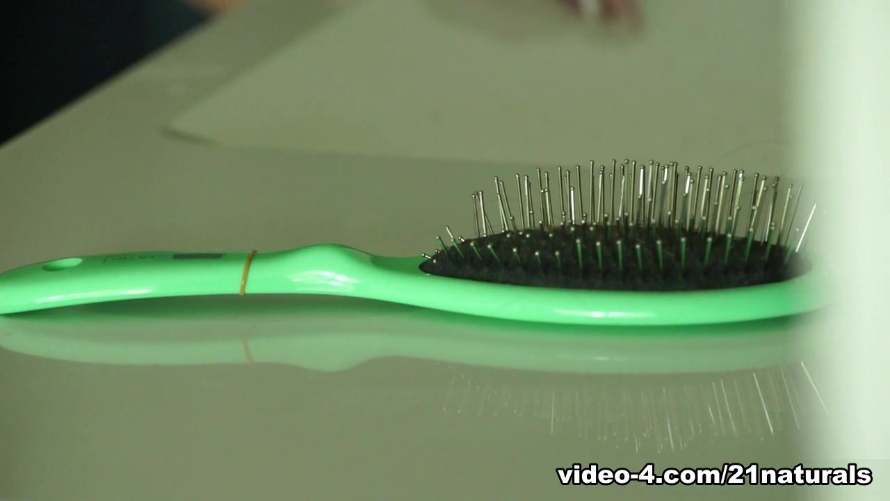 Zazie Skymm & Clark in Morning Glory – 21Naturals