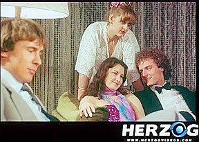Heidi Strips – HerzogVideos
