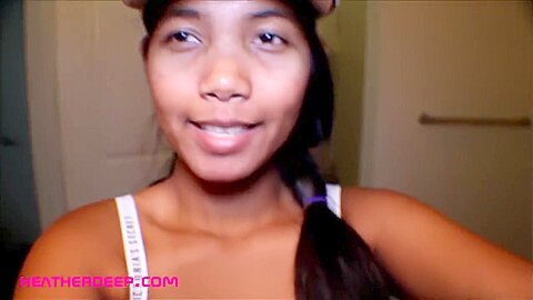 Thai 18-years-old Deep Throat Tharot Pie After See Shark Reef Aquariu